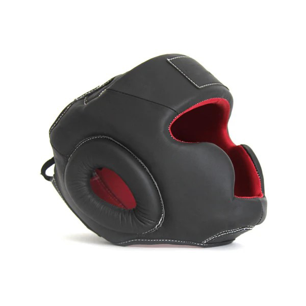 Boxing headgear Durable boxing headgear with adjustable fit and breathable lining.