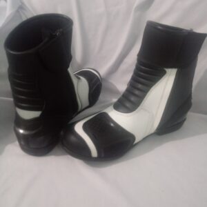 mens boots for casual look