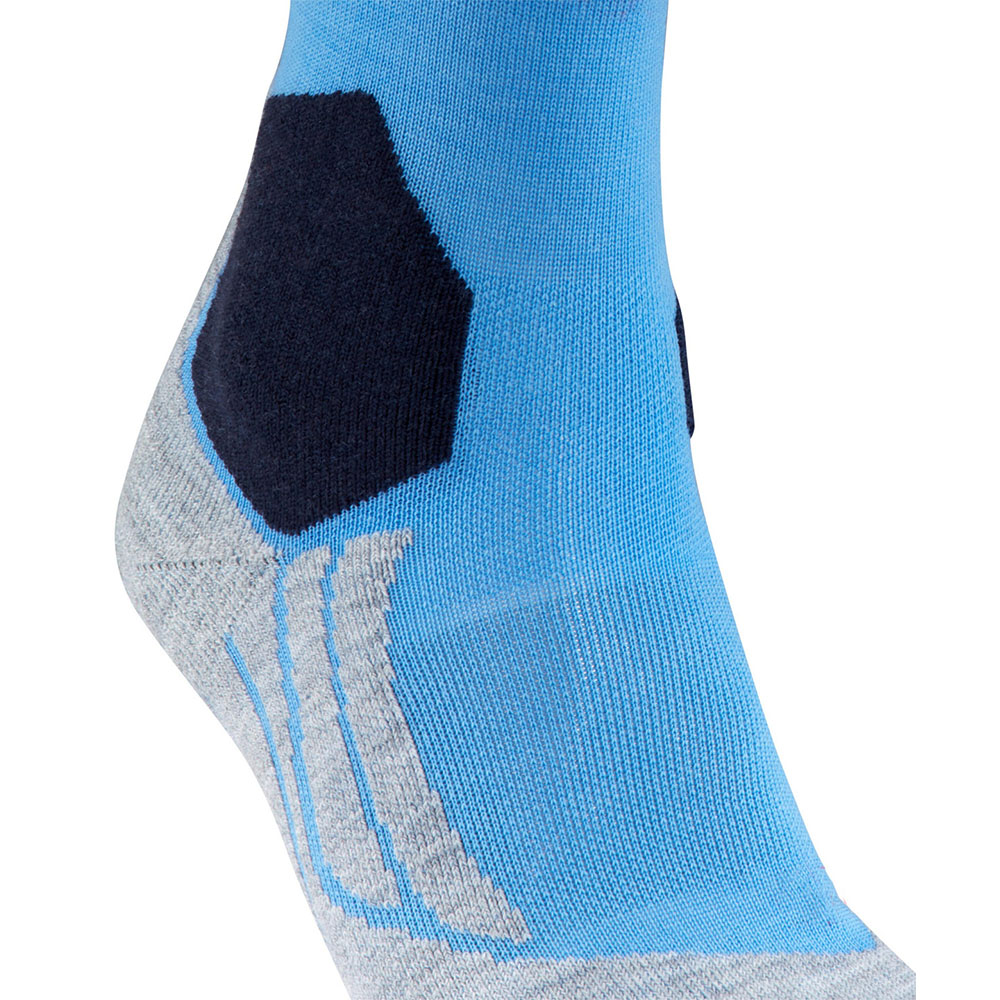 long sports socks Men's Long Sports Socks with cushioning and moisture-wicking properties, designed for active sports like running, soccer, and basketball.