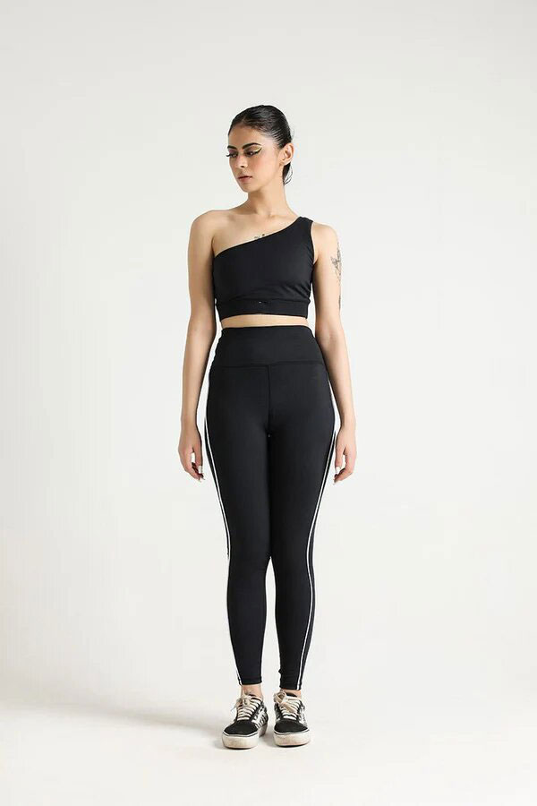 Gym Wear Women’s Top Inner wear track suit for gym – breathable, flexible athletic base layer